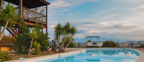 Indoor pool, outdoor pool