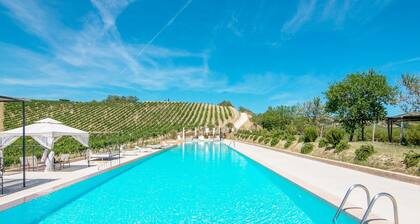 Charming Apartment in Ascoli Piceno Near Village