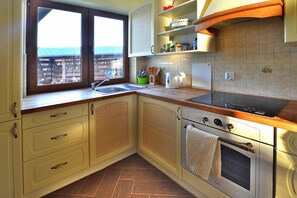 Comfort-Haus, 2 Schlafzimmer | Eigene Küche | Kühlschrank, Ofen, Wasserkocher mit Kaffee-/Teezubehör, Wasserkocher