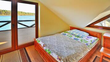 Classic House, 2 Bedrooms | 4 bedrooms, individually furnished, bed sheets