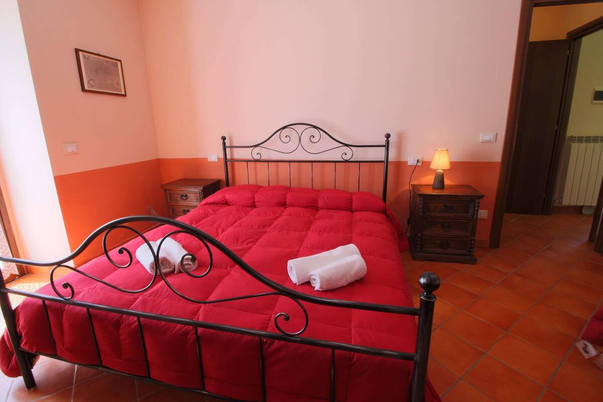 Deluxe House, 3 Bedrooms | 2 bedrooms, individually furnished, bed sheets
