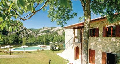 Property With Swimming Pool, Spacious Garden, Private Terrace and Views