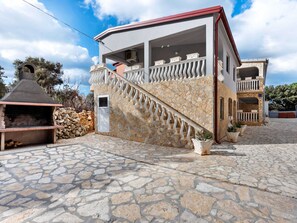 Exterior - Simplistic Apartment in Vir With Garden (Vir)