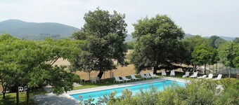 Cosy Apartment in Mantignana With Private Terrace