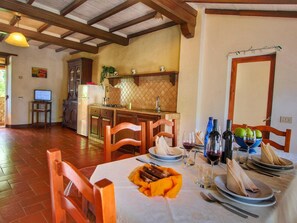 Classic House, 3 Bedrooms | Dining