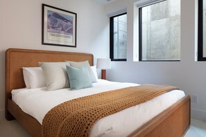 4 bedrooms, free WiFi, bed sheets