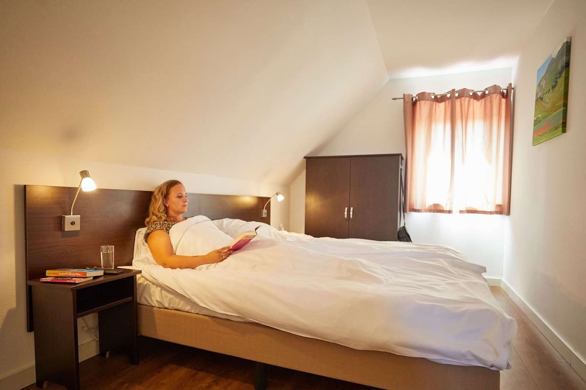 99 bedrooms, individually furnished