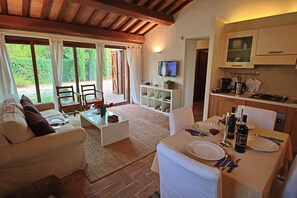 DVD player - Modern Holiday Home in Foligno - Loc. With Pool (Foligno)