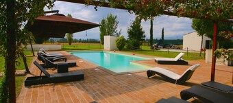 Modern Holiday Home in Foligno - Loc. With Pool