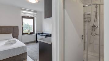Comfort-Apartment, 1 Schlafzimmer | Badezimmer | Dusche, Haartrockner
