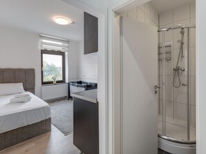 Leilighet – comfort, 1 soverom | Bad | Dusj og hårføner