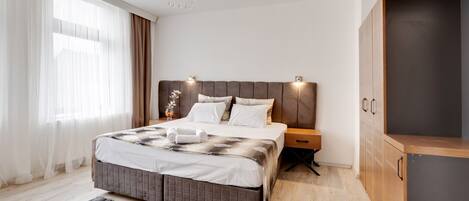 4 bedrooms, bed sheets