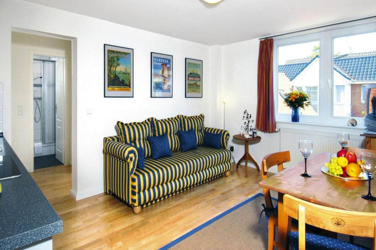 Classic Apartment, 1 Bedroom | Living room | DVD player