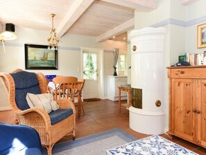 Comfort House, 3 Bedrooms | Living room