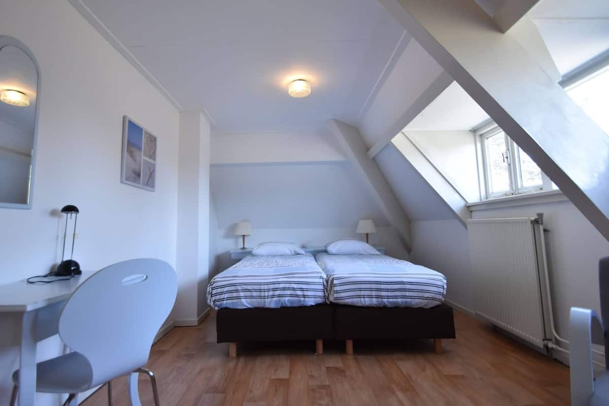 Deluxe House, 3 Bedrooms | 32 bedrooms, individually furnished, bed sheets