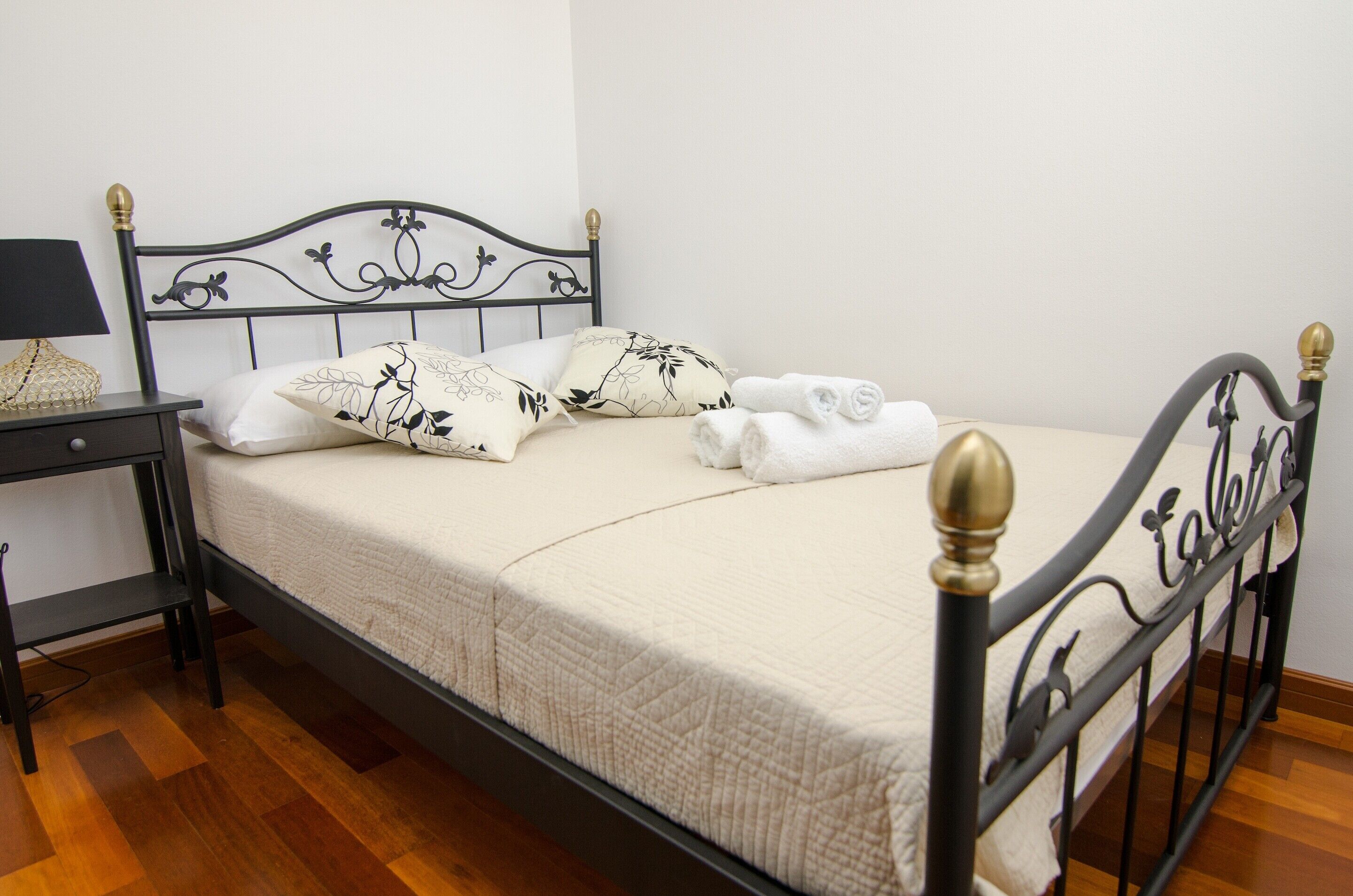 Leilighet – classic, 2 soverom | 24 soverom, individuelt innredet, strykejern/-brett og sengetøy