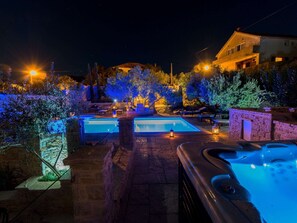 Interior detail - Luxurious Villa in Murter With Pool (Murter-Kornati)