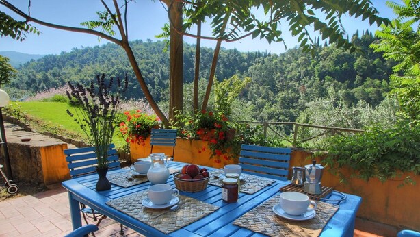 Classic Apartment, 2 Bedrooms | Balcony - Modern Holiday Home in Castelfranco di Sopra With Swimming Pool (Castelfranco Piandisco)