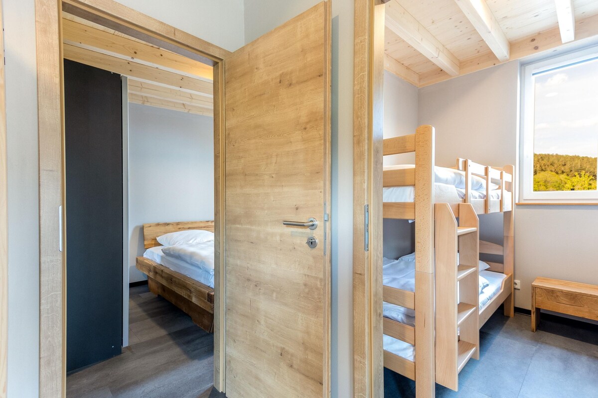 22 bedrooms, individually furnished, bed sheets