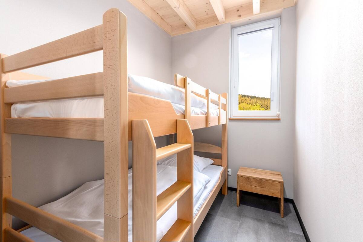 22 bedrooms, individually furnished, bed sheets