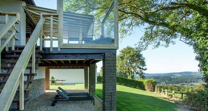 Vintage Villa With Private Garden in Rendeux