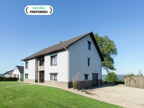 Classic Villa, 4 Bedrooms | Exterior - Vintage Villa With Private Garden in Rendeux (Rendeux)