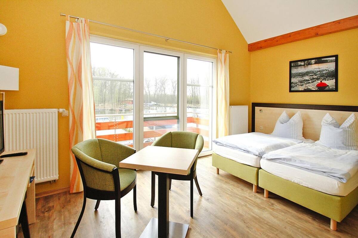 11 bedrooms, individually furnished, bed sheets