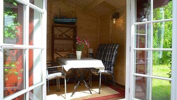 Classic House, 3 Bedrooms | Living room