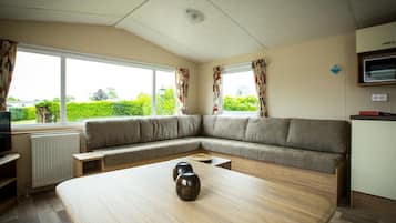 Elite Chalet, 3 Bedrooms | Living room