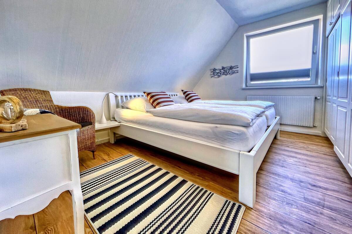 2 bedrooms, individually furnished, iron/ironing board