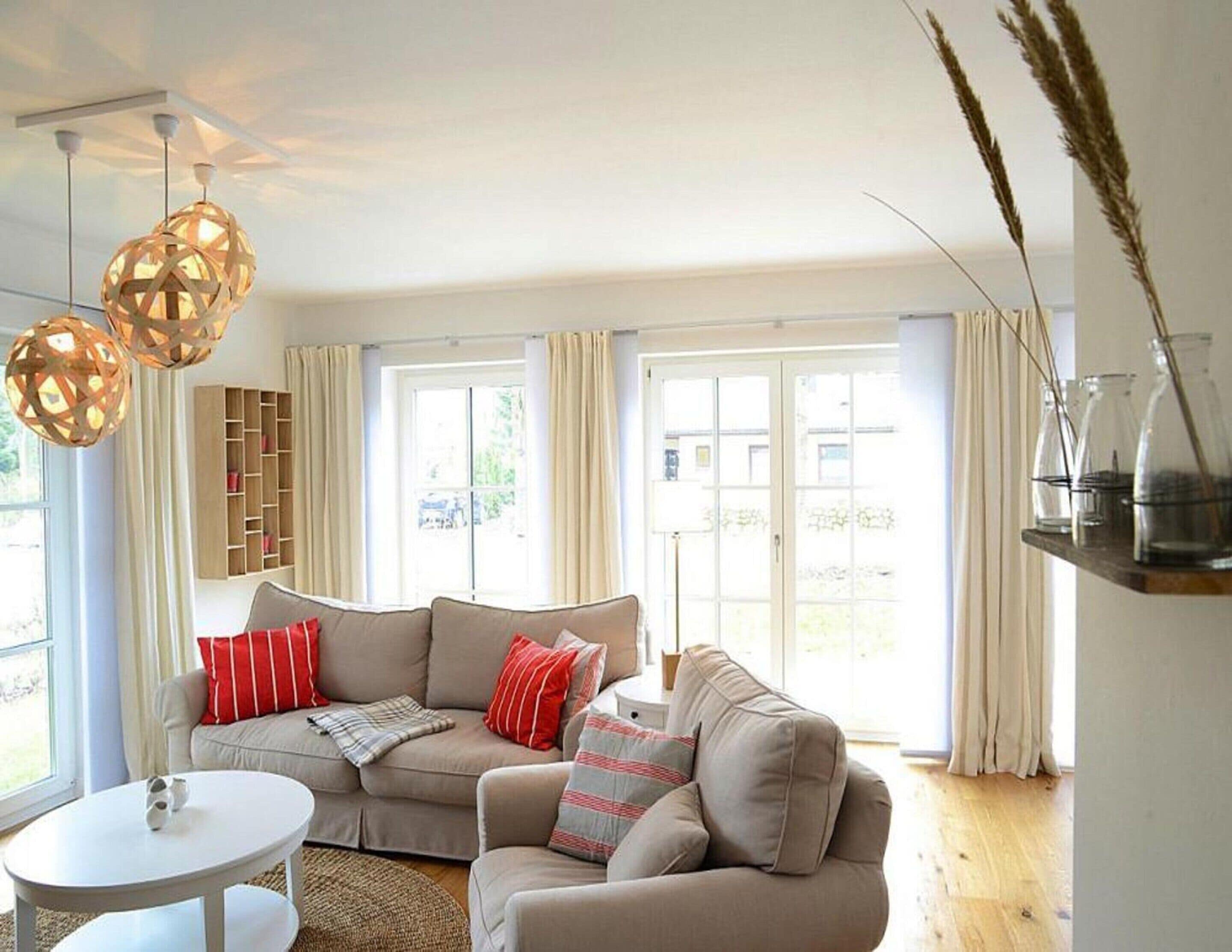 Deluxe Apartment, 4 Bedrooms | Living room | Fireplace, DVD player