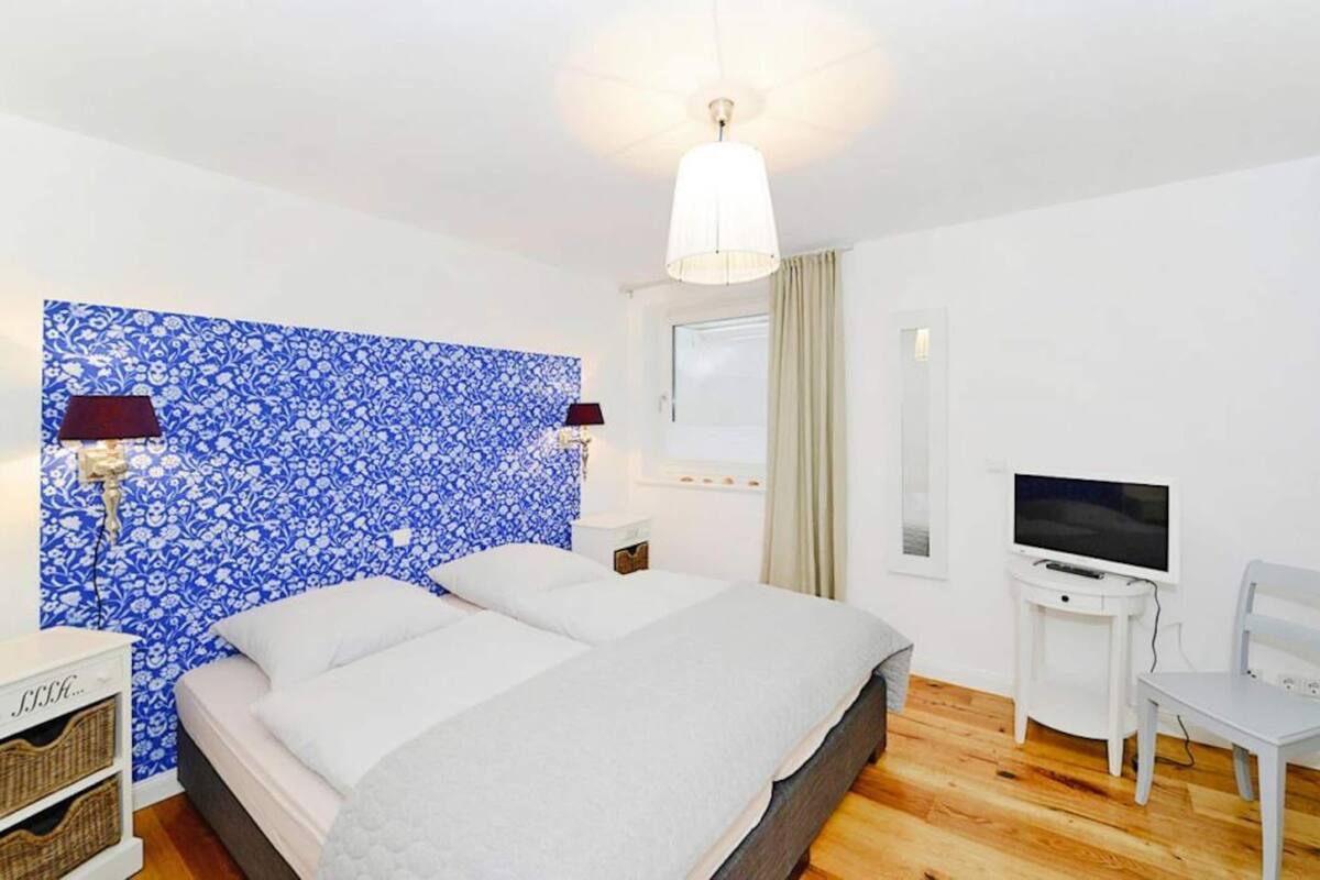 2 bedrooms, individually furnished