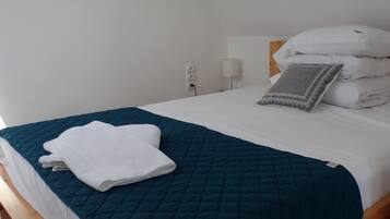 4 bedrooms, individually furnished, bed sheets