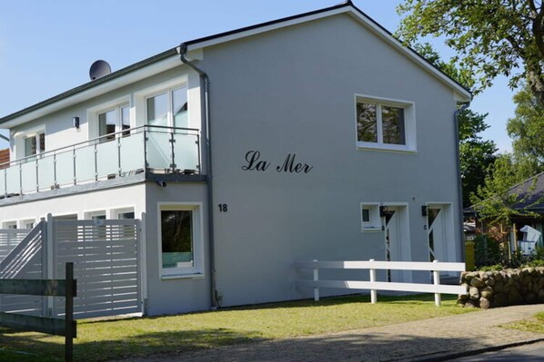 Classic Apartment, 3 Bedrooms | Exterior - Apartment House, Wyk auf Foehr (Wyk auf Foehr)