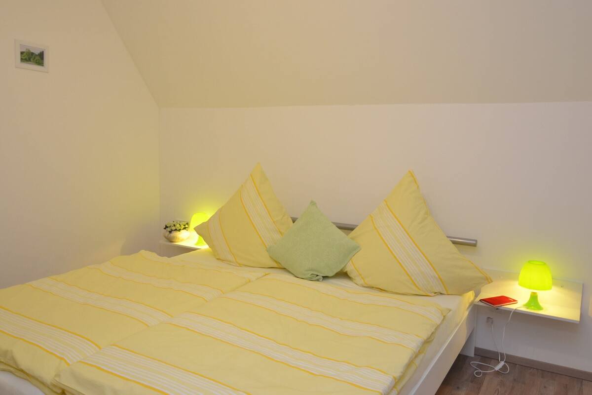 Elite Apartment, 2 Bedrooms | 2 bedrooms, individually furnished, bed sheets