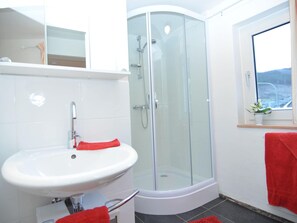 Shower - Apartment in Schmallenberg-oberkirchen With Terrace (Schmallenberg)