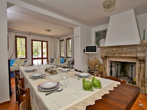 Premium House, 4 Bedrooms | Dining - Huge Holiday Home in Marina di Castagneto Carducci Near Sea (Castagneto Carducci)