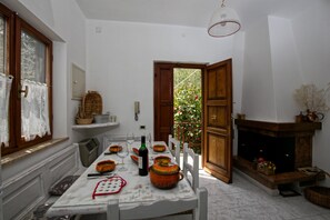 Casa Confort, 2 habitaciones | Restauración