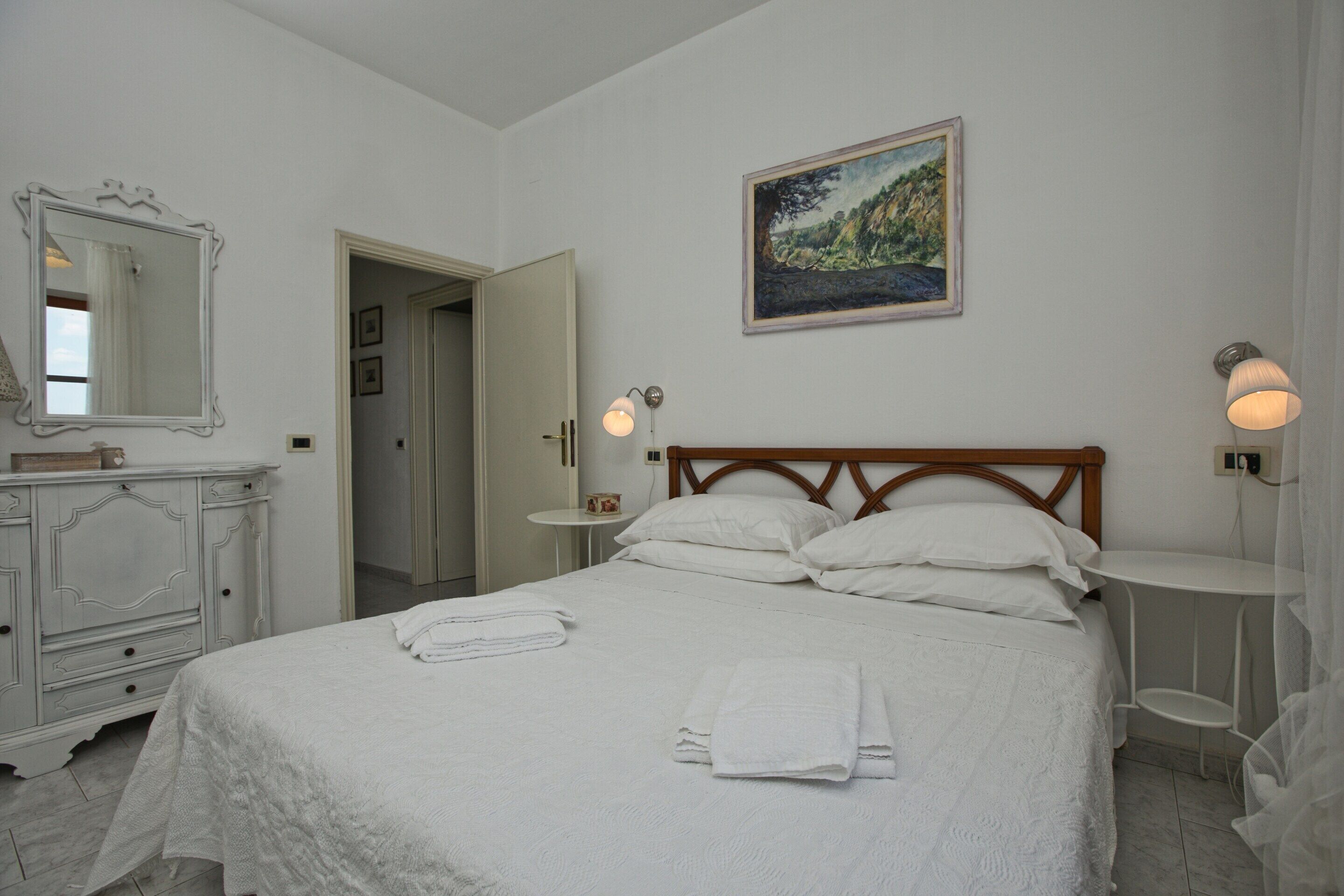 21 chambres, ameublement personnalisé, fer et planche à repasser