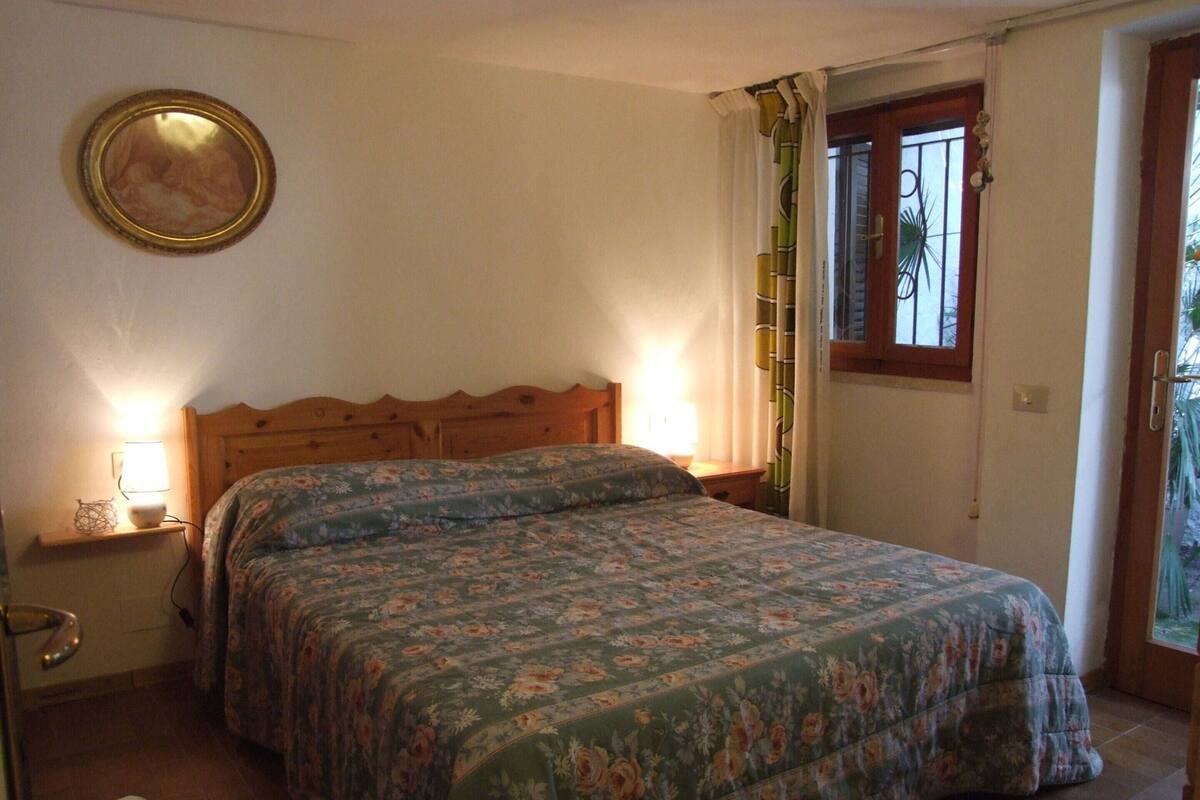 21 chambres, fer et planche à repasser, ameublement personnalisé