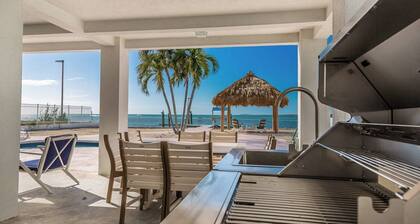 Sea Forever Sunsets On the Ocean all year round 4 bed 3 bath, dock and pool