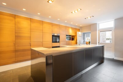 Host Stay Chatsworth Townhouse I