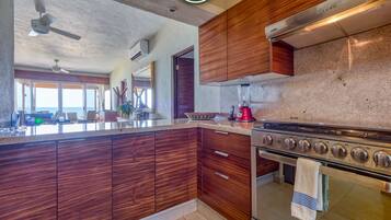 Apartment | 4 bedrooms, Internet