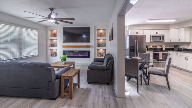 Interior - Lady Luck Lodge -Mountain View-Fire Pit-Open Covered Porch-Wifi (Whittier)