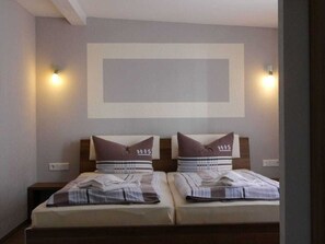 1 bedroom, individually furnished