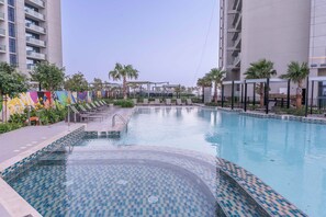 Pool - StayShort - Modern Luxe 2BR in Business Bay! (Dubai)