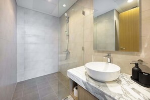 Shower - StayShort - Modern Luxe 2BR in Business Bay! (Dubai)