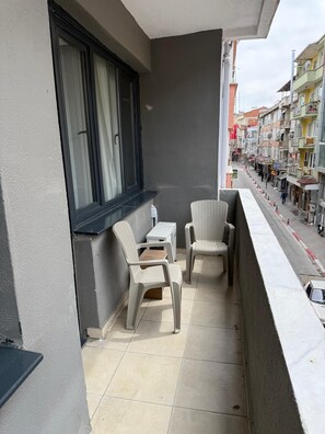 Chambre Supérieure avec lits jumeaux | Vue depuis le balcon