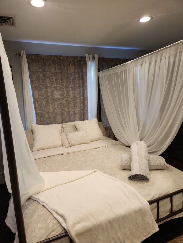 1 bedroom, bed sheets - Cozy Guest Unit ideal for couples looking to Relax. (Colonia)