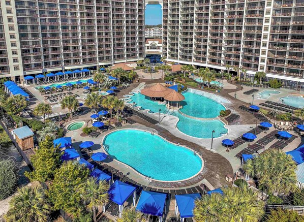 من حمّامات السباحة المغطاة، حمّام سباحة مُدفَّأ